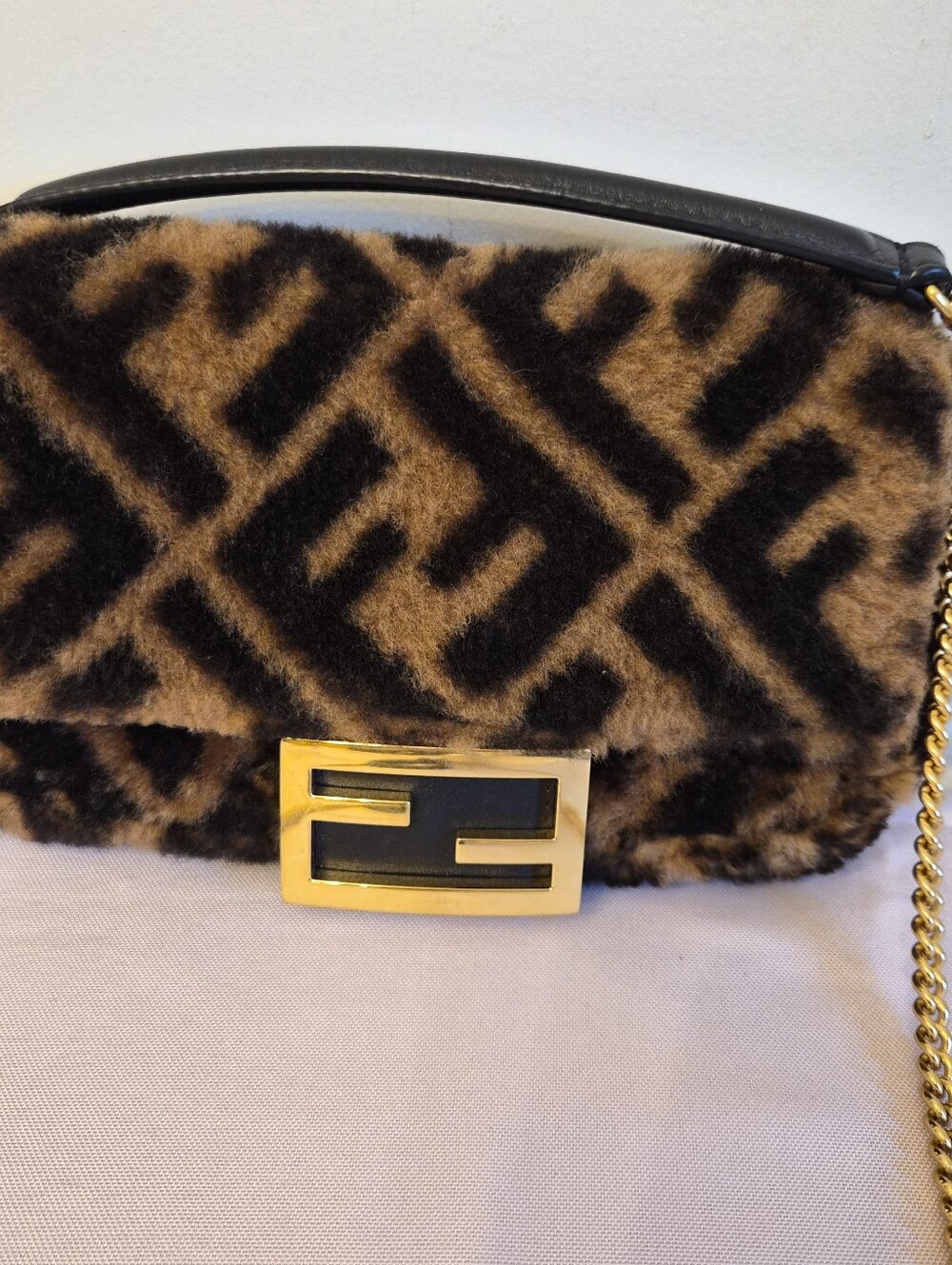 Fendi Mini Baguette – FF Shearling - Picture 5 of 11